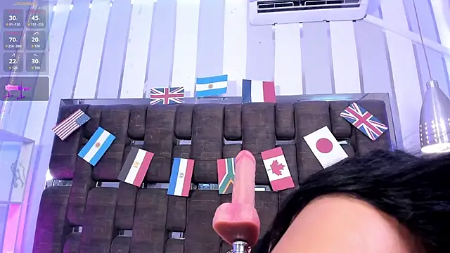 Snapshot of NinaBloom_ chatting on July 18, 2026, 1:04 pm NinaBloom online show from July 18, 2026, 1:04 pm