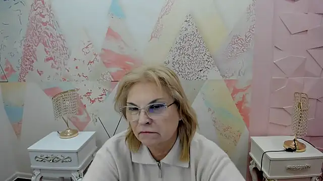 Yasy mina online show from March 18, 2026, 11:24 am