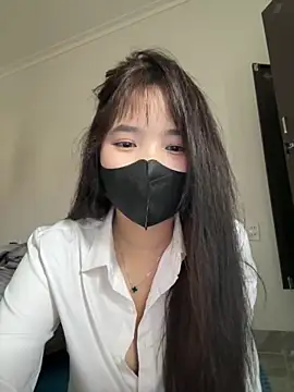 VyVy18 online show from April 20, 2026, 8:06 am