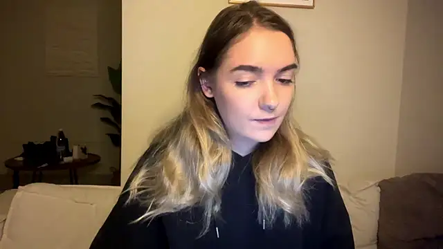 RoxyWet online show from June 9, 2026, 11:44 am