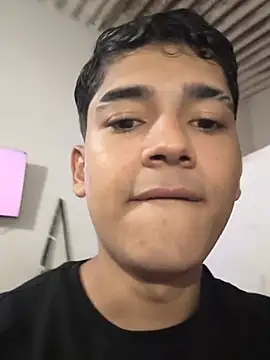 Snapshot of pabloflaquito23 chatting on March 15, 2026, 9:32 pm pabloflaquito23 online show from March 15, 2026, 9:32 pm