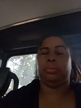 gatinha20257 online show from May 20, 2026, 12:44 pm