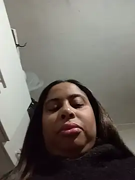 gatinha20257 online show from June 7, 2026, 3:10 am