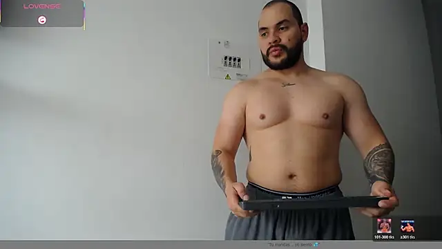 Snapshot of Axel_Dominus chatting on May 16, 2026, 6:28 pm Axel Dominus online show from May 16, 2026, 6:28 pm