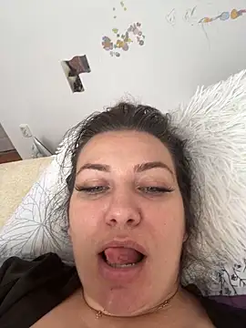 SweetCurvess online show from May 10, 2026, 8:19 am