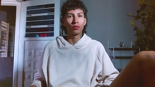 Daniel DLuxxx online show from March 17, 2026, 6:55 pm