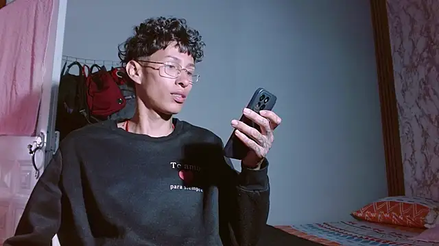 Daniel DLuxxx online show from March 25, 2026, 5:19 pm