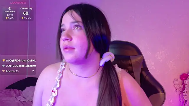 Snapshot of Julieth_Caandy chatting on July 3, 2026, 12:06 am Julieth Caandy online show from July 3, 2026, 12:06 am