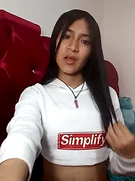 KarolaMendez online show from April 8, 2026, 5:46 pm