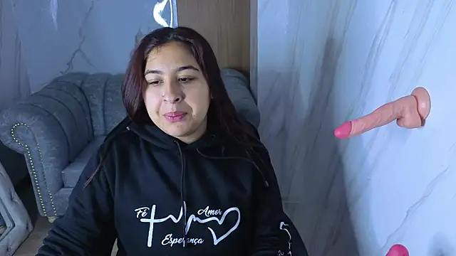 Lunafemme tf online show from April 22, 2026, 3:09 am