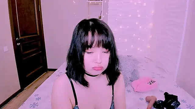 Akiko Yun online show from January 10, 2026, 4:47 am