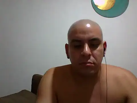 Matiasadventurexxx online show from March 18, 2026, 1:31 am