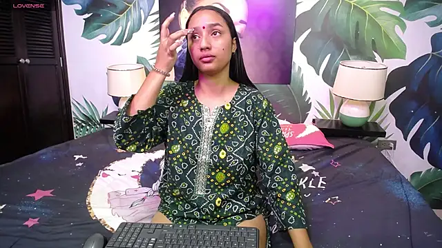 Snapshot of shakti_moumita chatting on May 6, 2026, 7:19 pm shakti moumita online show from May 6, 2026, 7:19 pm