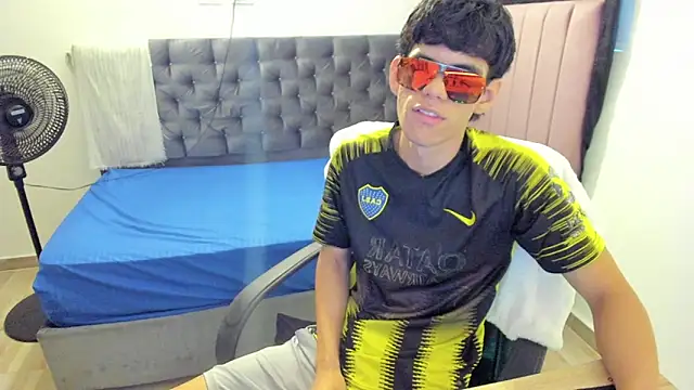 Josy 11 online show from March 13, 2026, 8:37 pm