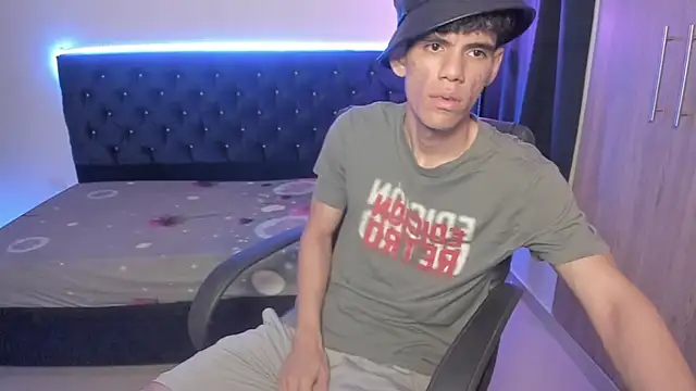 Josy 11 online show from April 13, 2026, 10:59 pm