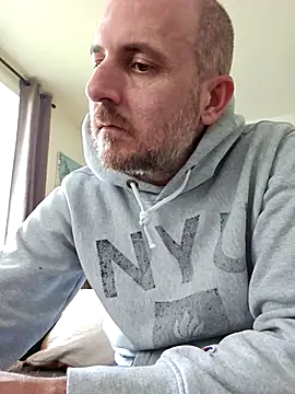 dufatcock online show from April 1, 2026, 2:25 pm