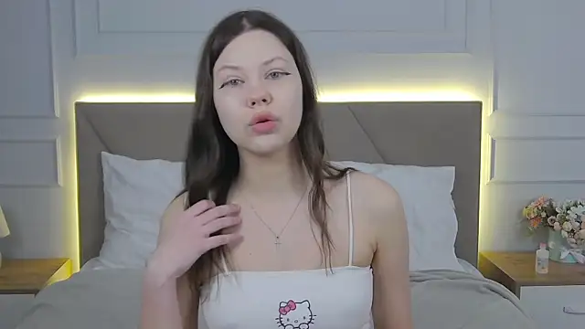 Sophie Rays online show from April 5, 2026, 4:09 am