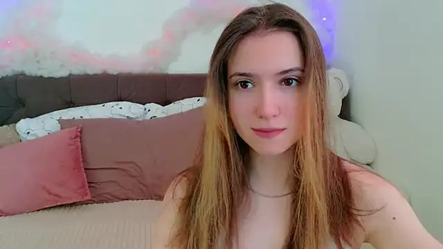 Snapshot of LeenMoonie chatting on July 10, 2026, 5:12 am LeenMoonie online show from July 10, 2026, 5:12 am