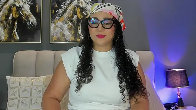Snapshot of VaniaRouse chatting on April 30, 2026, 12:44 pm VaniaRouse online show from April 30, 2026, 12:44 pm