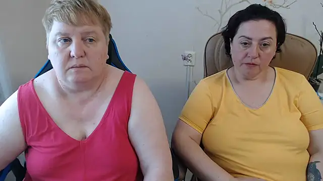 Snapshot of Lindy-Jeanie chatting on June 15, 2026, 3:58 pm Lindy-Jeanie online show from June 15, 2026, 3:58 pm