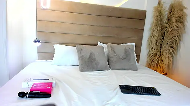 MiaCamille  online show from March 16, 2026, 6:56 pm