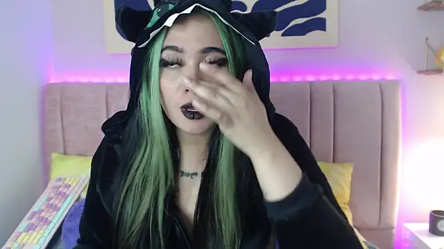 Liliith Zeniith online show from April 15, 2026, 8:42 pm