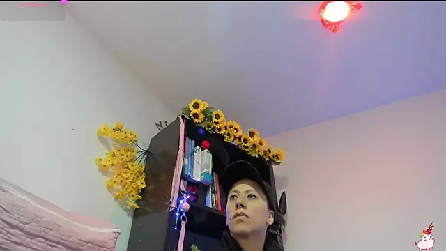 Snapshot of ItsAmara chatting on June 10, 2026, 12:59 pm ItsAmara online show from June 10, 2026, 12:59 pm