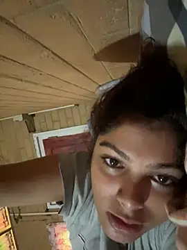 Snowygirl11 online show from June 4, 2026, 5:57 am
