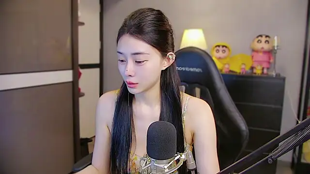 Snapshot of XiaoYuBao- chatting on July 25, 2026, 12:25 pm XiaoYuBao- online show from July 25, 2026, 12:25 pm