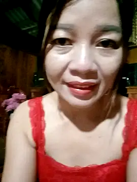 Yiyi102300 online show from May 3, 2026, 10:49 pm