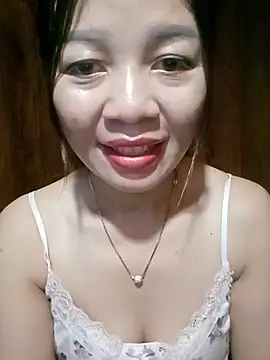 Snapshot of Yiyi102300 chatting on June 11, 2026, 2:53 am Yiyi102300 online show from June 11, 2026, 2:53 am