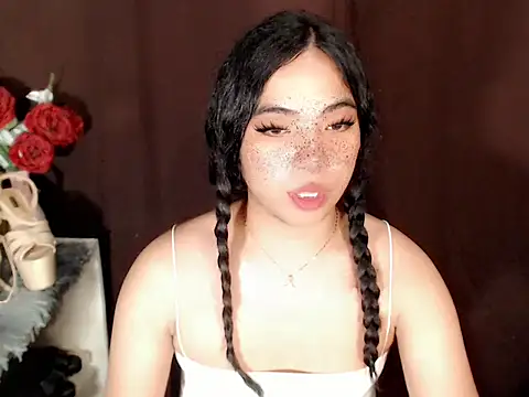 Snapshot of xLinda_Walkerx chatting on June 10, 2026, 5:01 pm xLinda Walkerx online show from June 10, 2026, 5:01 pm