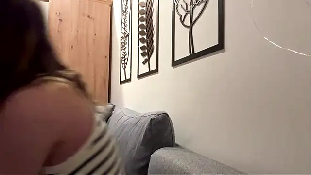 BunnyEskaf online show from April 12, 2026, 6:57 pm