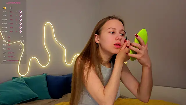 Snapshot of Emma_dream_ chatting on June 14, 2026, 1:47 am Emma dream online show from June 14, 2026, 1:47 am