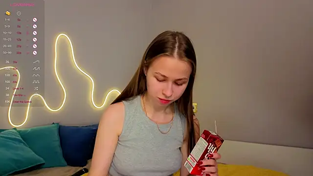 Snapshot of Emma_dream_ chatting on June 14, 2026, 2:24 am Emma dream online show from June 14, 2026, 2:24 am