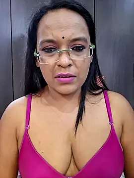 hornyrosy321 online show from May 31, 2026, 6:09 pm