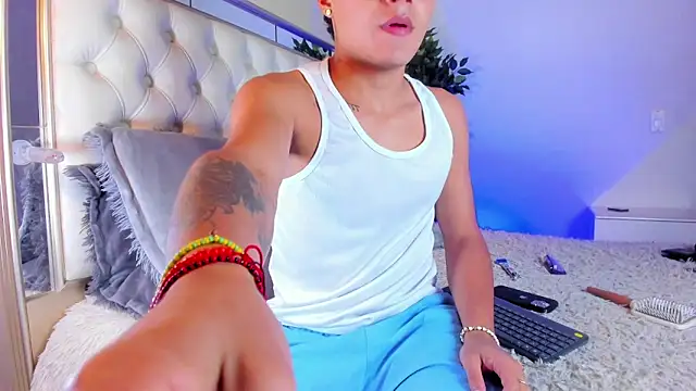 Snapshot of Liam_Dustin chatting on June 20, 2026, 8:11 pm Liam Dustin online show from June 20, 2026, 8:11 pm