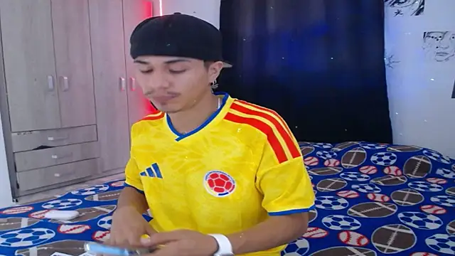 Snapshot of Aj_hotboy chatting on March 29, 2026, 7:36 pm Aj hotboy online show from March 29, 2026, 7:36 pm