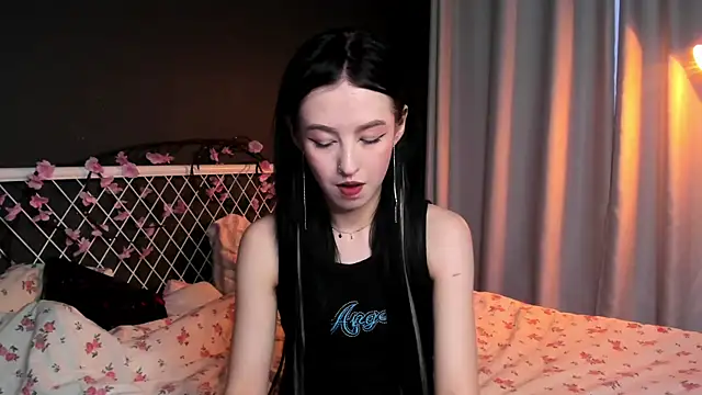 Snapshot of lizaa_breeze chatting on July 11, 2026, 5:48 pm lizaa breeze online show from July 11, 2026, 5:48 pm