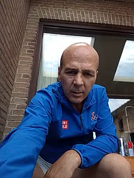 Snapshot of Iulian81 chatting on July 6, 2026, 11:07 am Iulian81 online show from July 6, 2026, 11:07 am