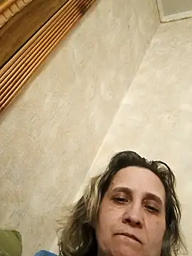 Snapshot of KatieLove133 chatting on April 4, 2026, 8:28 pm KatieLove133 online show from April 4, 2026, 8:28 pm