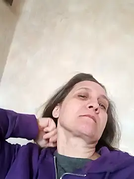 Snapshot of KatieLove133 chatting on April 13, 2026, 10:21 am KatieLove133 online show from April 13, 2026, 10:21 am