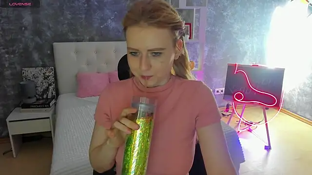 Shiny Liss online show from May 5, 2026, 1:35 am