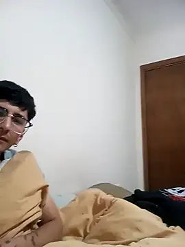 maximilianodiaz online show from April 23, 2026, 11:29 pm