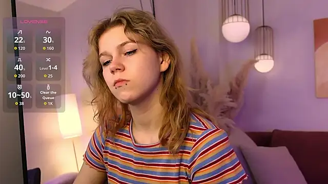 Snapshot of ElizabethVane chatting on April 6, 2026, 1:23 pm ElizabethVane online show from April 6, 2026, 1:23 pm