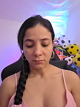 Snapshot of miaeyex chatting on July 1, 2026, 12:18 pm miaeyex online show from July 1, 2026, 12:18 pm