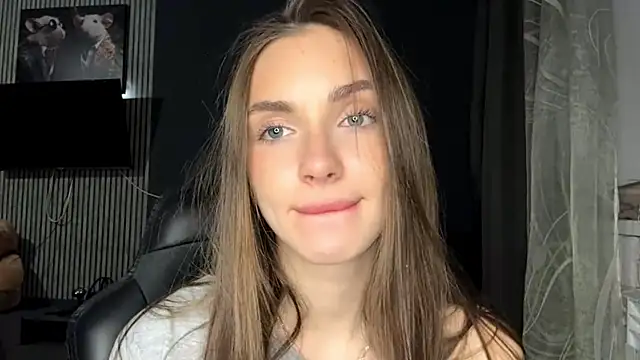 Veluxe online show from April 20, 2026, 6:09 pm