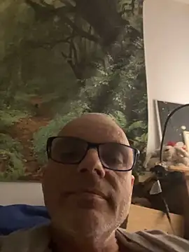 Snapshot of Thomate24 chatting on May 3, 2026, 7:53 pm Thomate24 online show from May 3, 2026, 7:53 pm