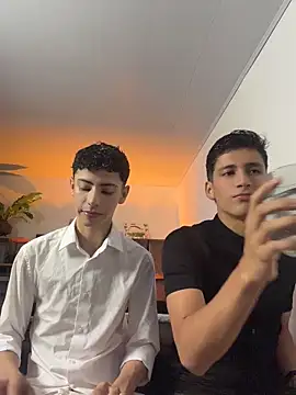 Snapshot of SebastianReed_ chatting on April 20, 2026, 6:27 am SebastianReed online show from April 20, 2026, 6:27 am