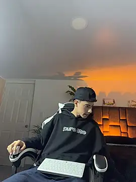 Snapshot of SebastianReed_ chatting on April 22, 2026, 3:53 am SebastianReed online show from April 22, 2026, 3:53 am